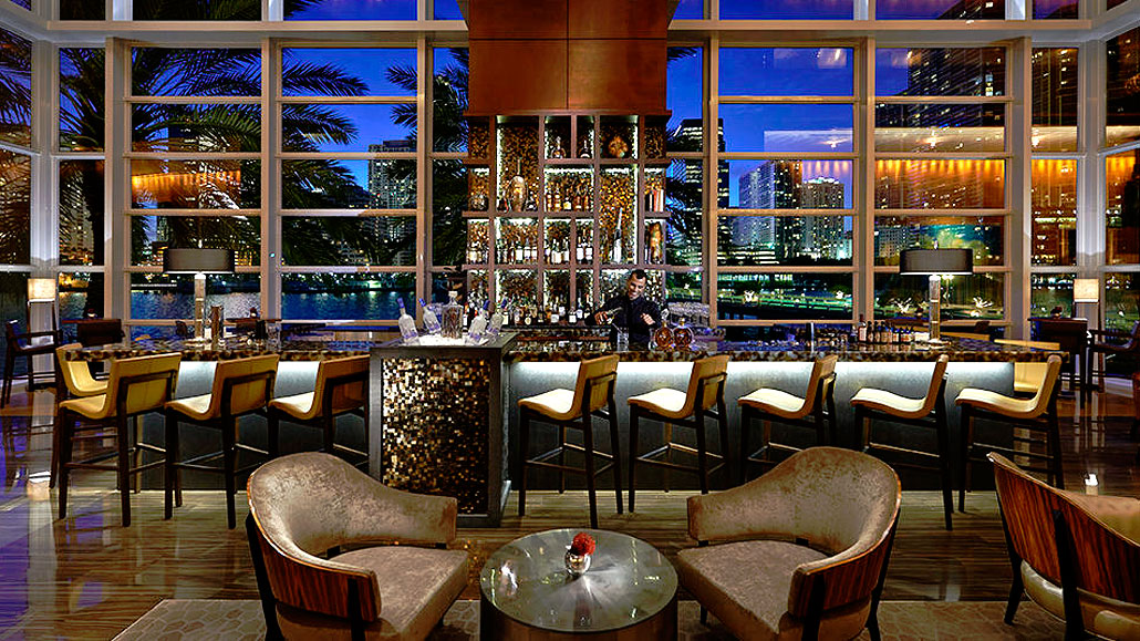 MO Bar & Lounge at the Mandarin Oriental Hotel