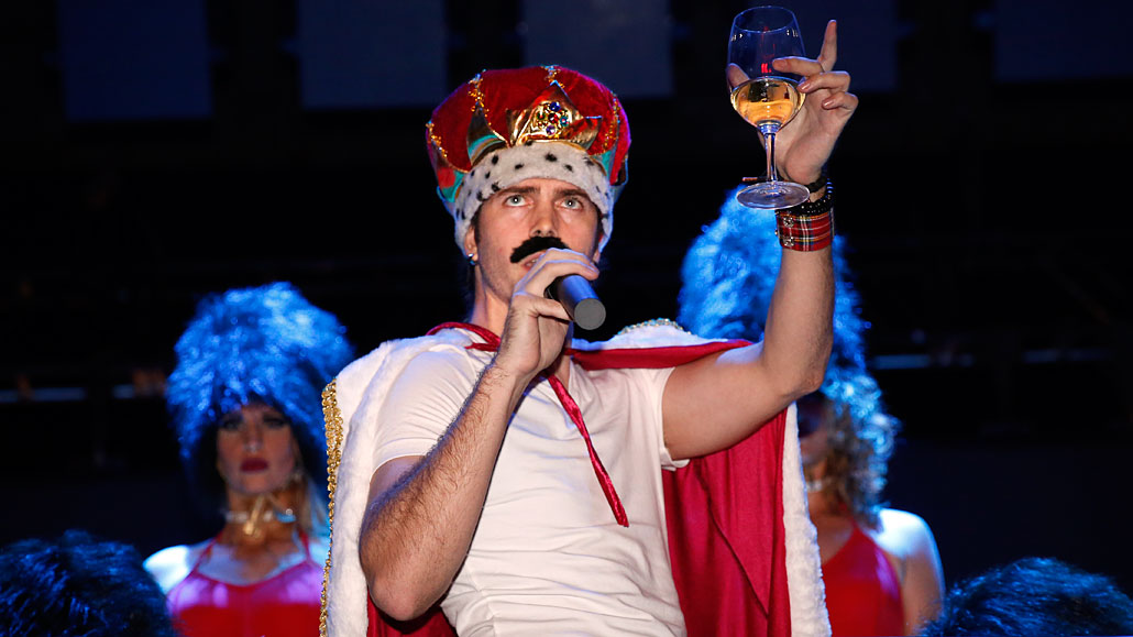 Fernando Castro as Queen's Freddie Mercury