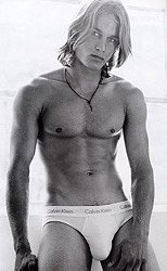 Travis Fimmel in Calvin Klein