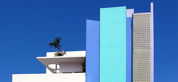 Collins Avenue hotels below 15th Street in South Beach are one block from the ocean. North of 15th they are oceanfront.