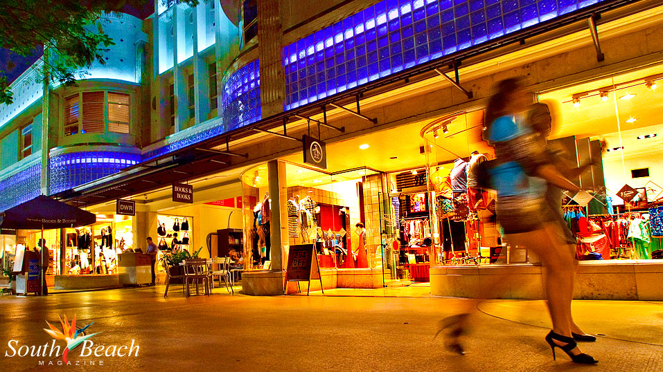 Lincoln Road Mall in Miami - Fashionable outdoor shopping and