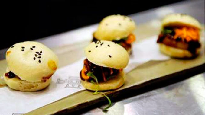 DÔA's Soft Shell Crab buns